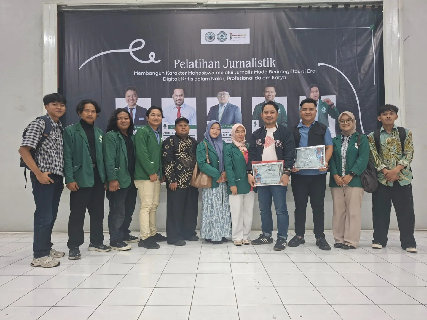 Pelatihan Jurnalistik Kerjasama Senat Mahasiswa dengan Forum Wartawan dan a Bout Tangerang