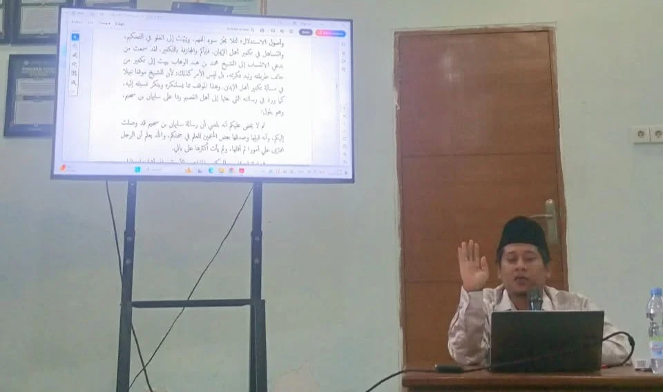 Kajian Turats Mingguan STISNU Tangerang Bedah Buku “Mengapa Setiap Bid’ah adalah Sesat?”